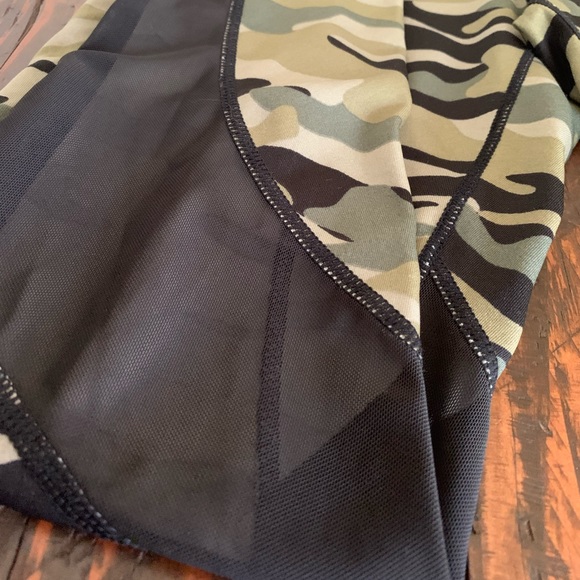 CAMO TIGHTS - Picture 2 of 4
